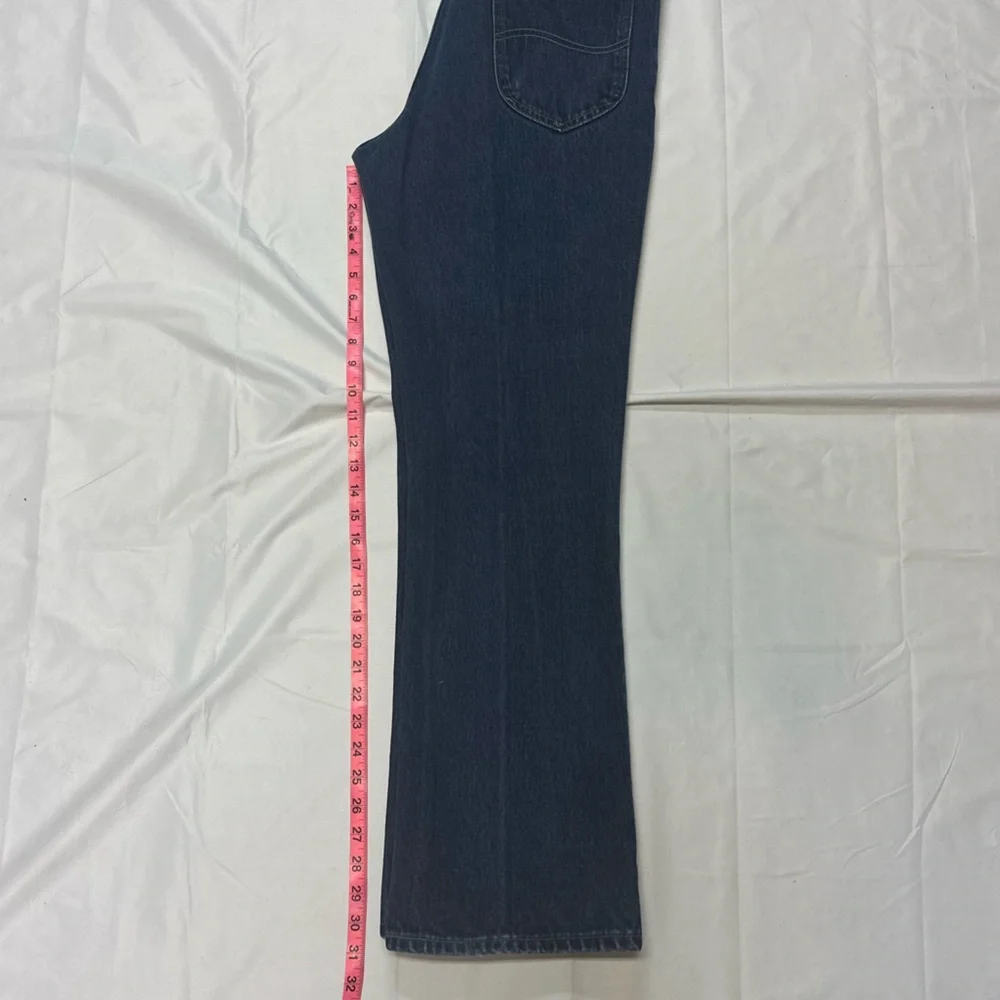 Men’s Lee Denim Jeans Relaxed Fit 34 x 32 EUC LIKE NEW